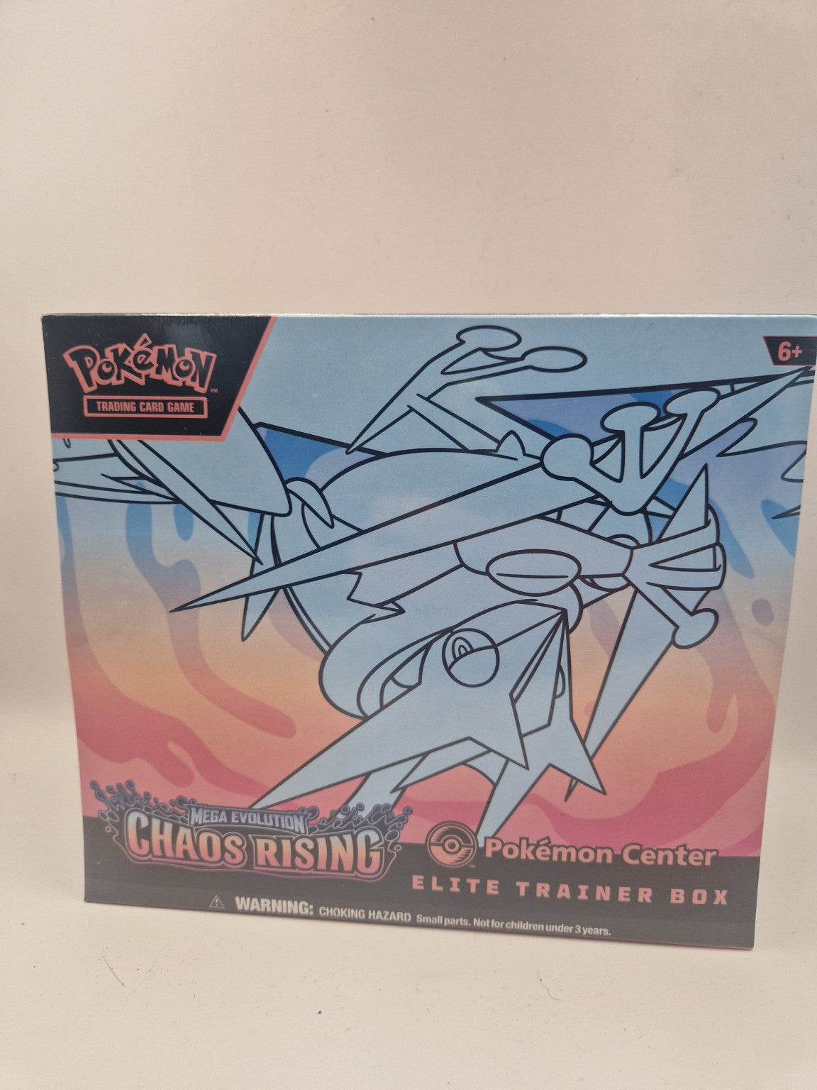 Forside av Pokémon Center Elite Trainer Box – Chaos Rising.