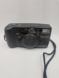 Minolta Riva 100AF sett forfra med autofokus og innebygd blits.
