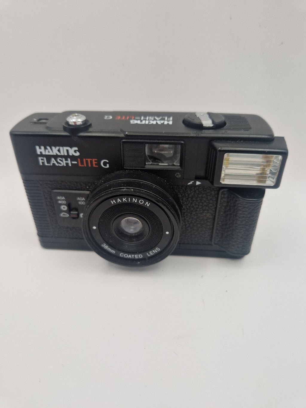 Haking Flash-Lite G sett forfra med Hakinon 38mm objektiv og innebygd blits.