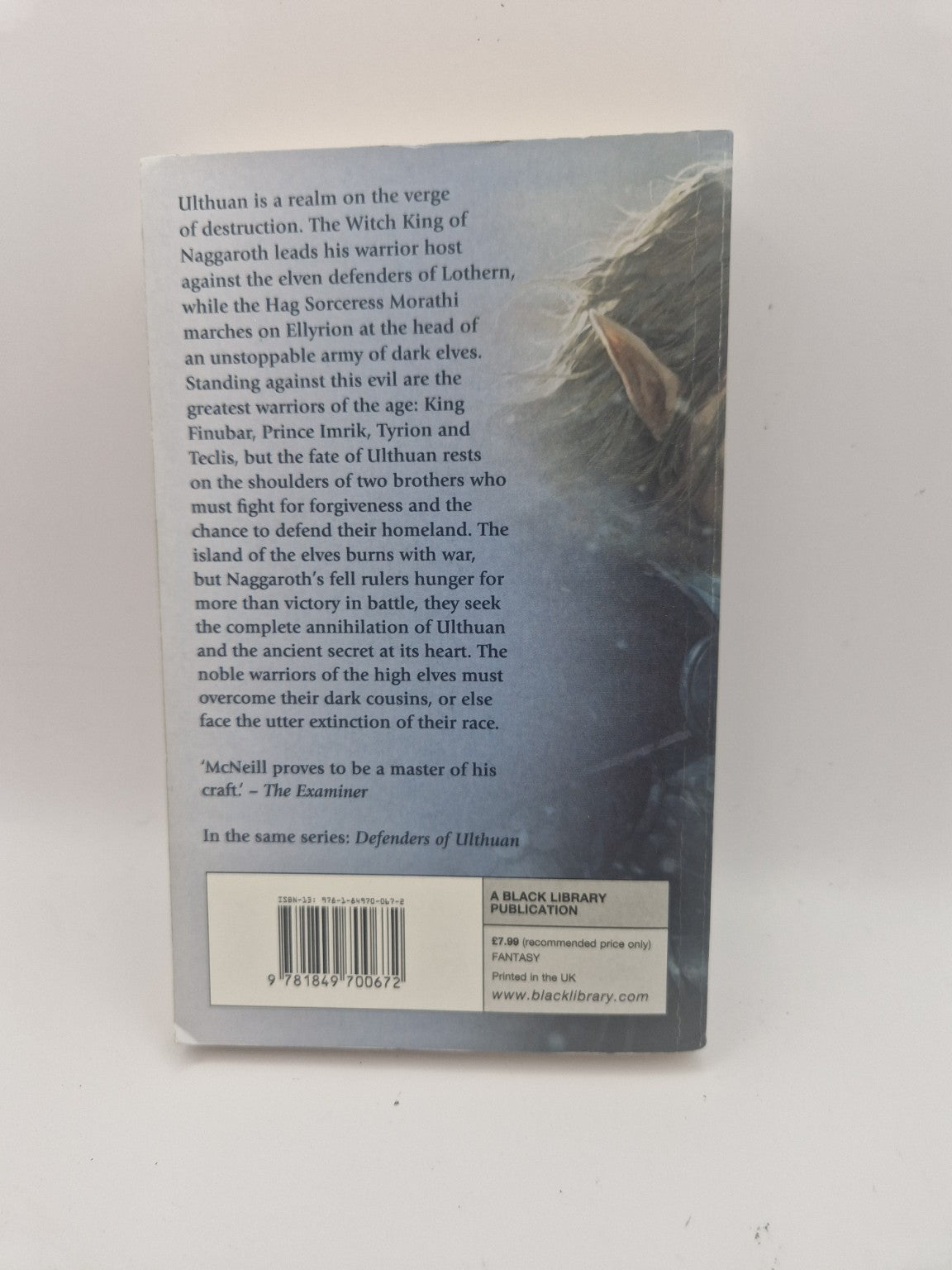 Bakside med handling og informasjon