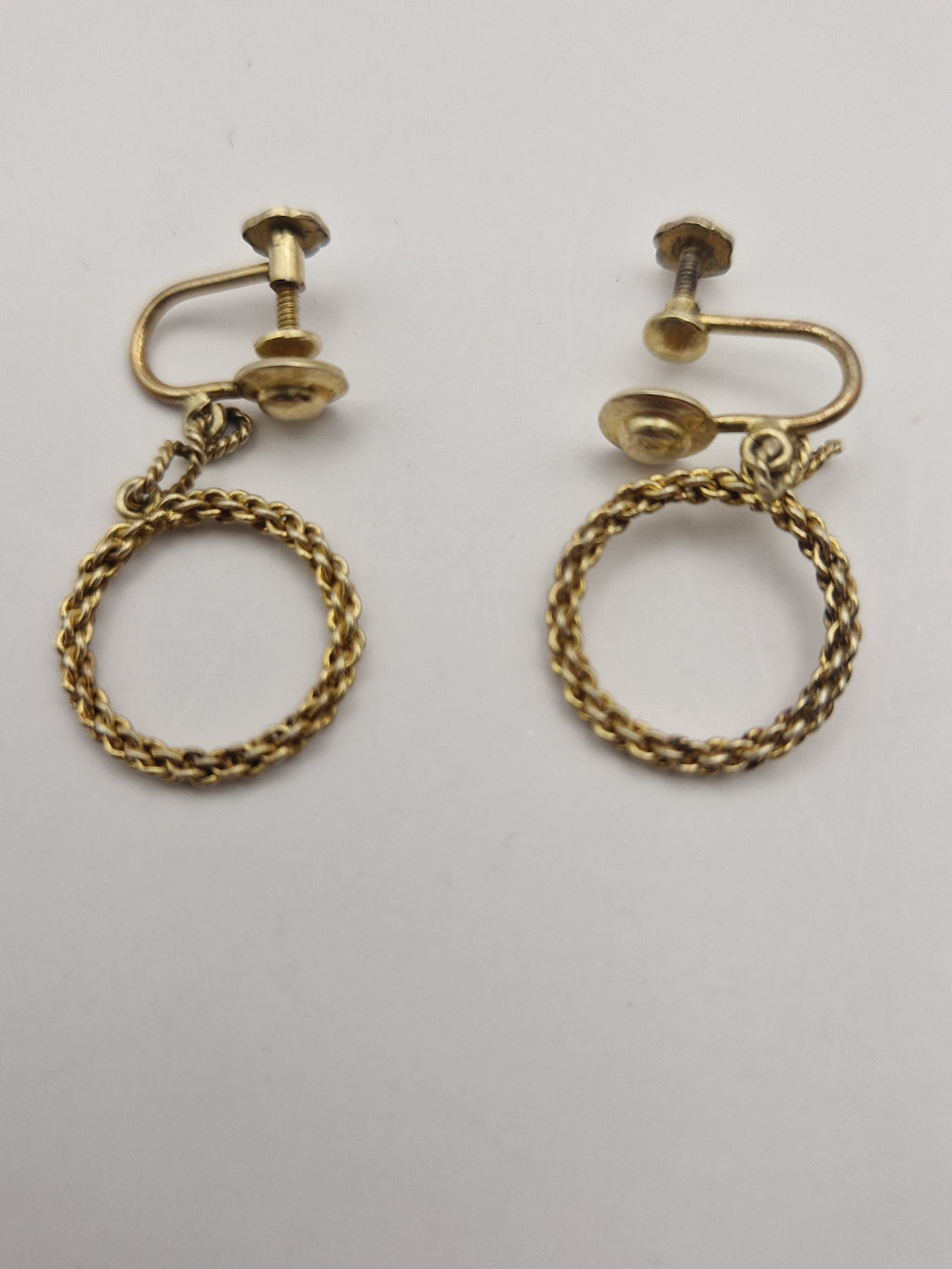 Øredobber i 830 sølv med skrulås – klassisk og tidløst design