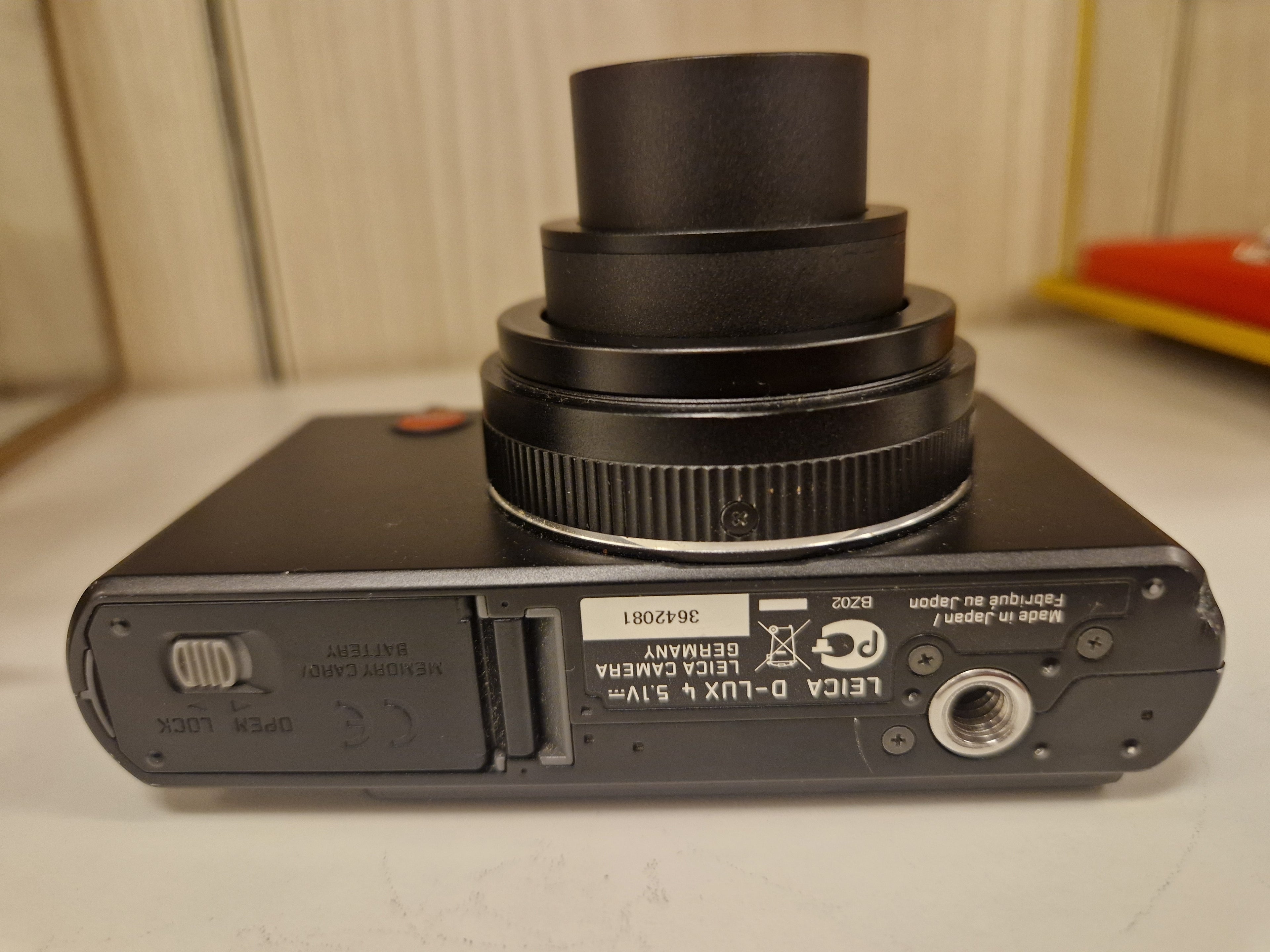 Underside med modellinformasjon