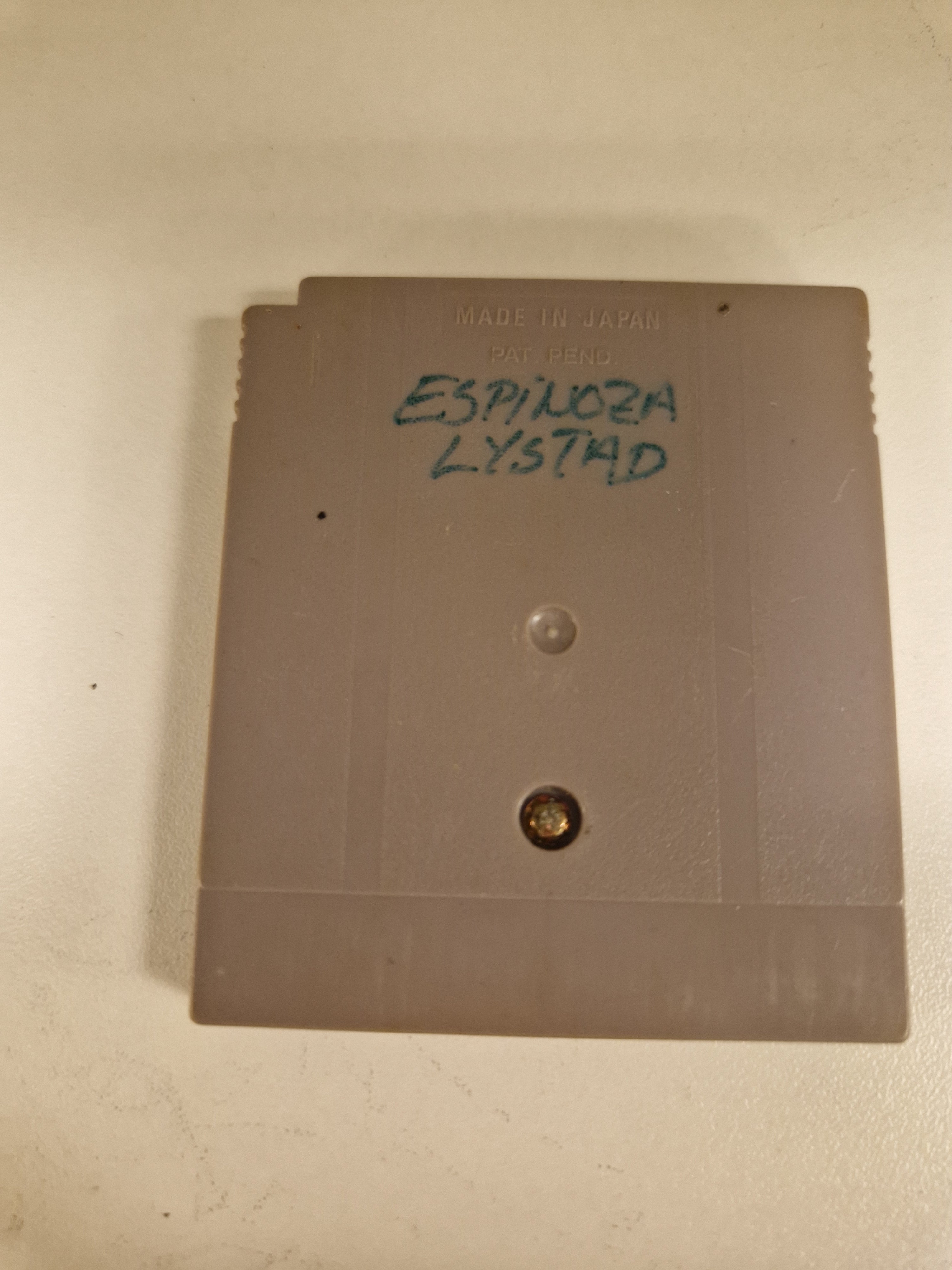 Bakside av original Game Boy kassett