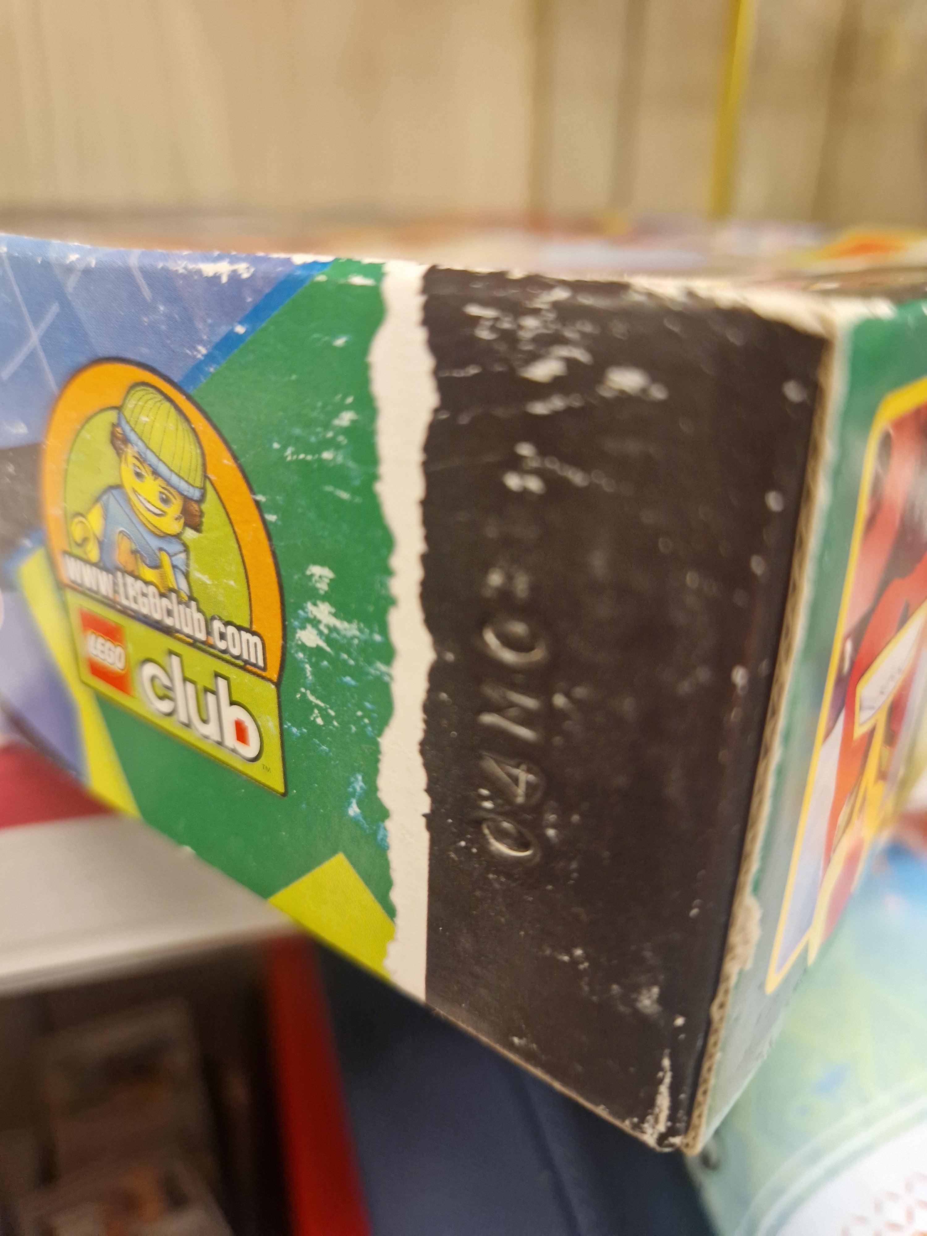 Detalj – Eske med synlig lagringsslitasje