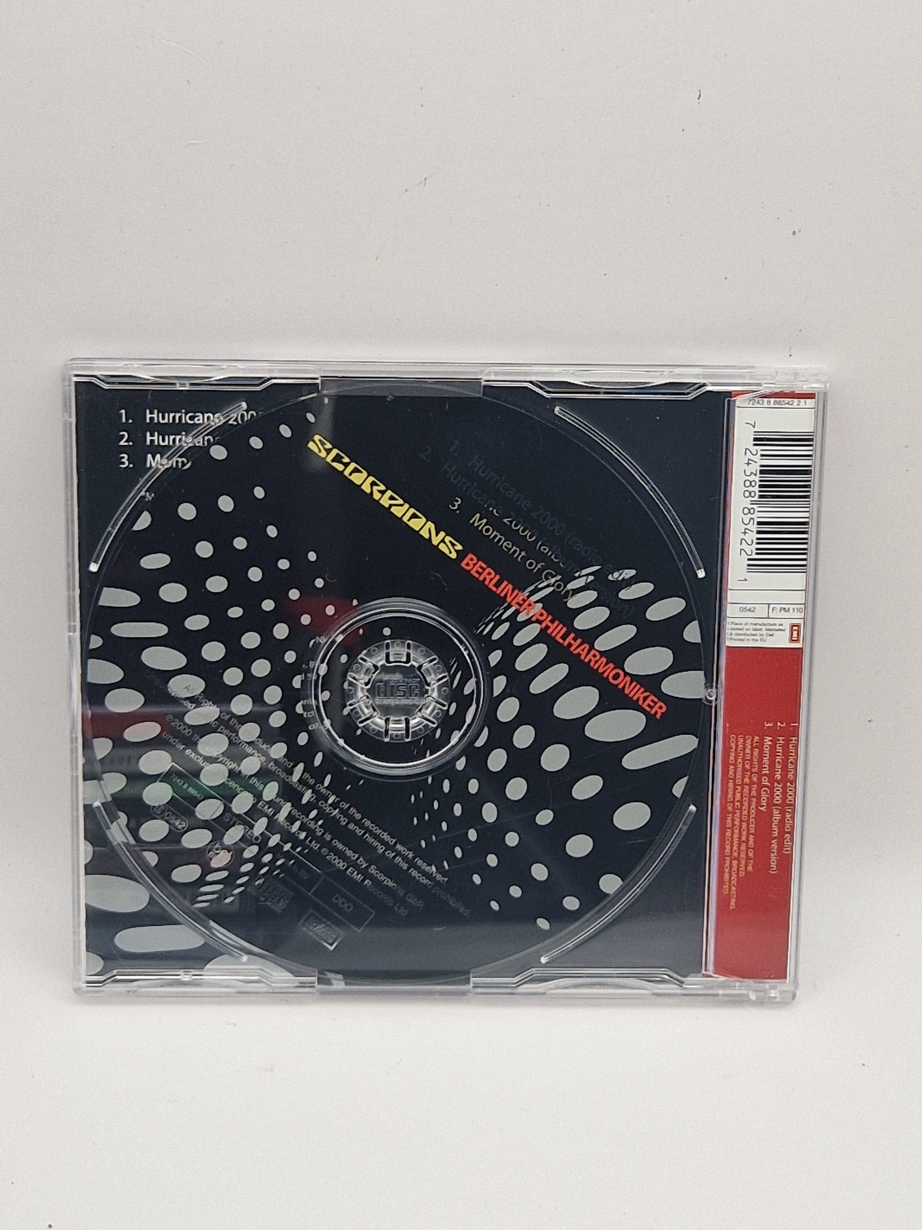 Scorpions & Berliner Philharmoniker – Hurricane 2000 bakside med låter