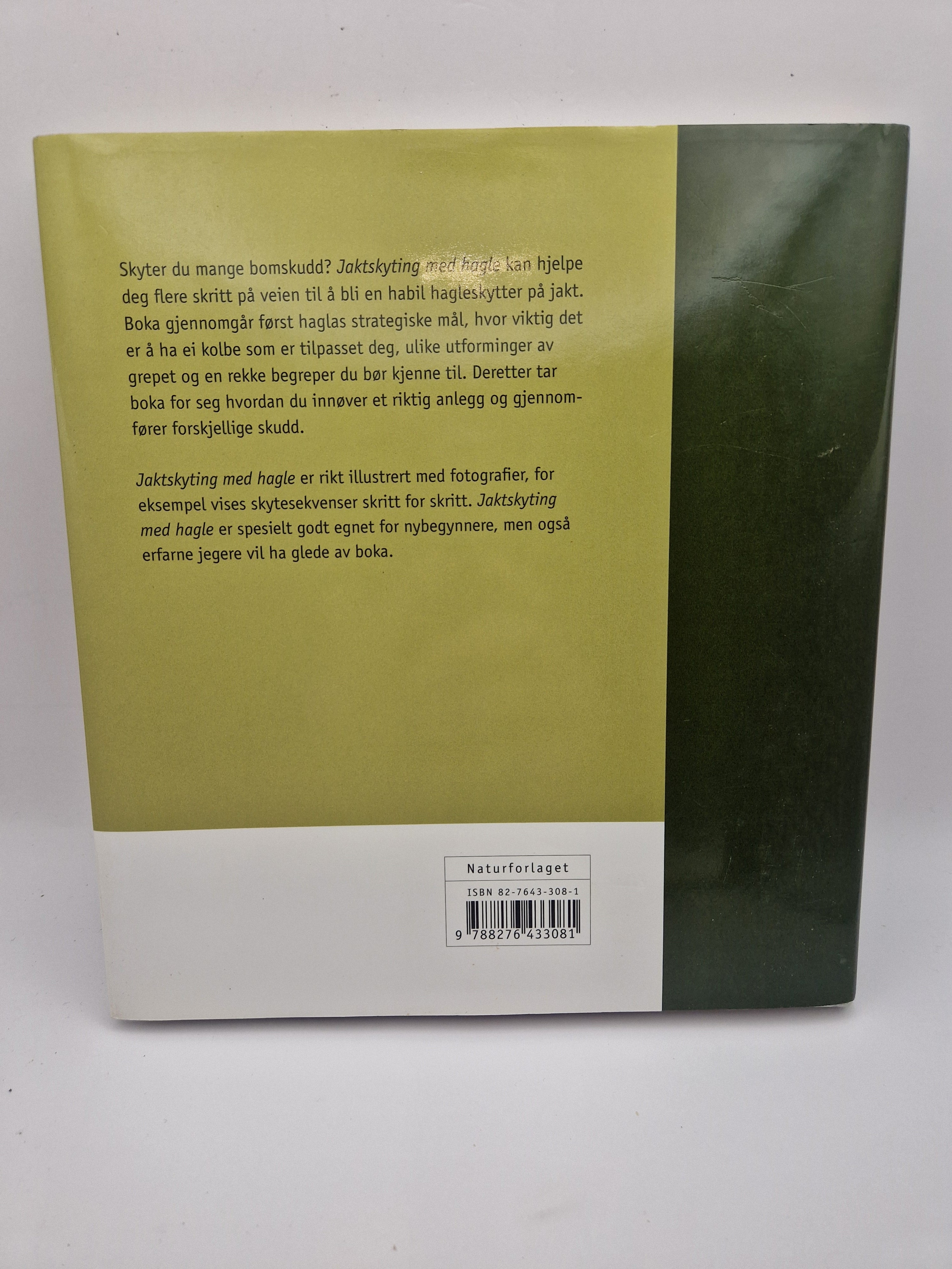 Bakside: Bakside av boken Jaktskyting med hagle – Naturforlaget