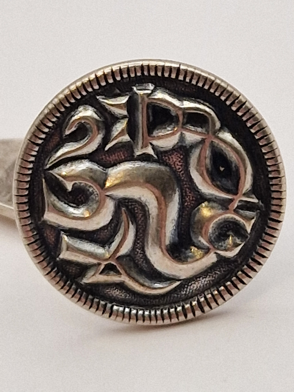 Stil: Norrøn / saga-inspirert