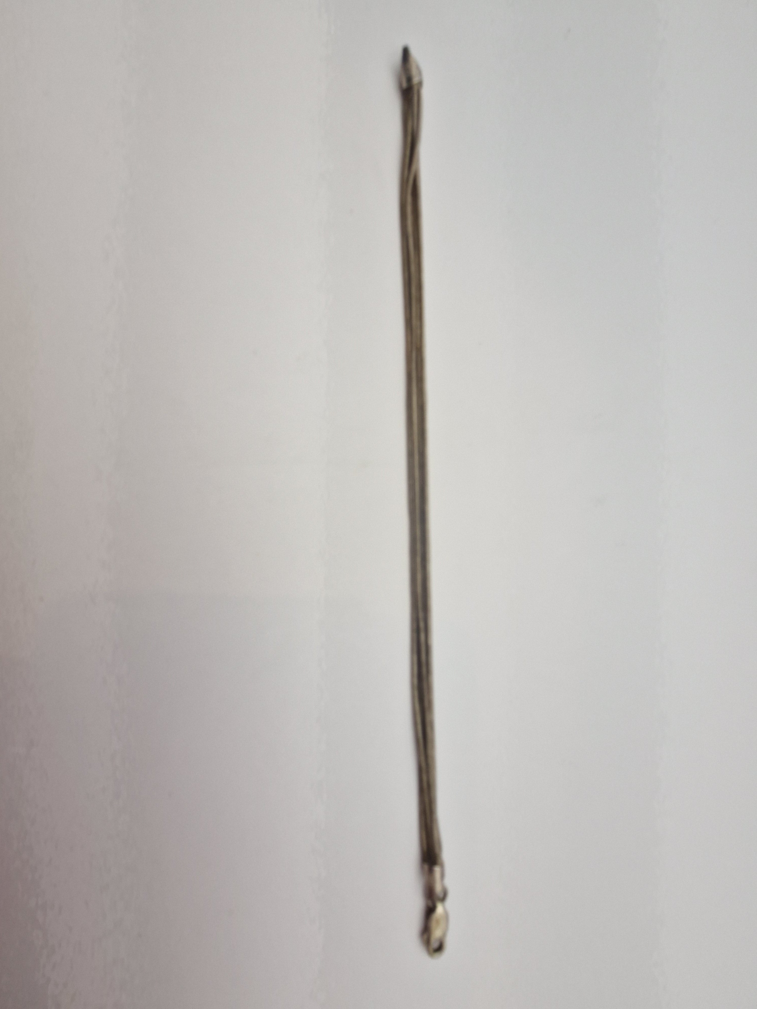 Alt-tekst: Sølv armlenke 925 – flertrådet design sett ovenfra