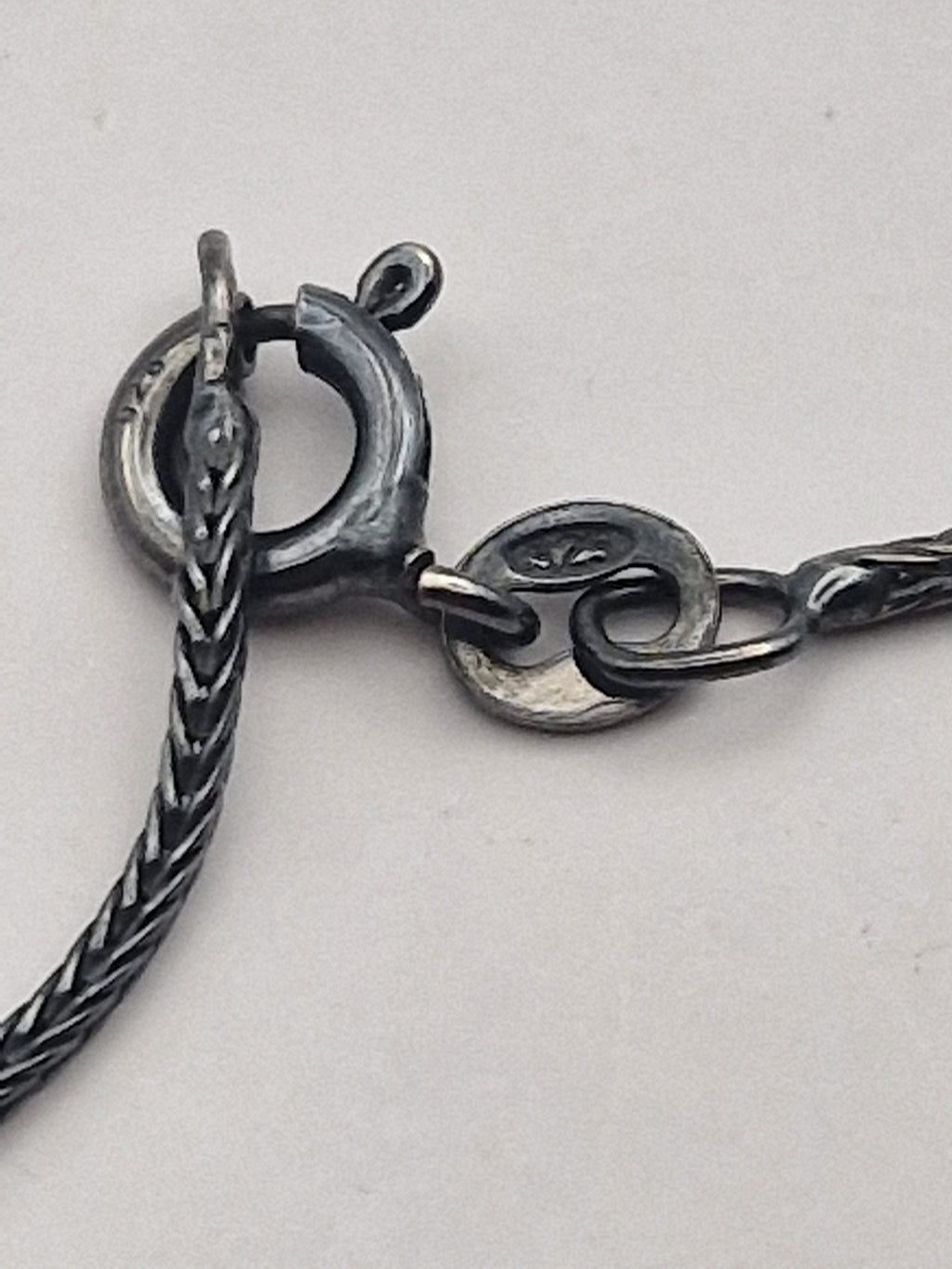 Detalj av lås og stempel 925