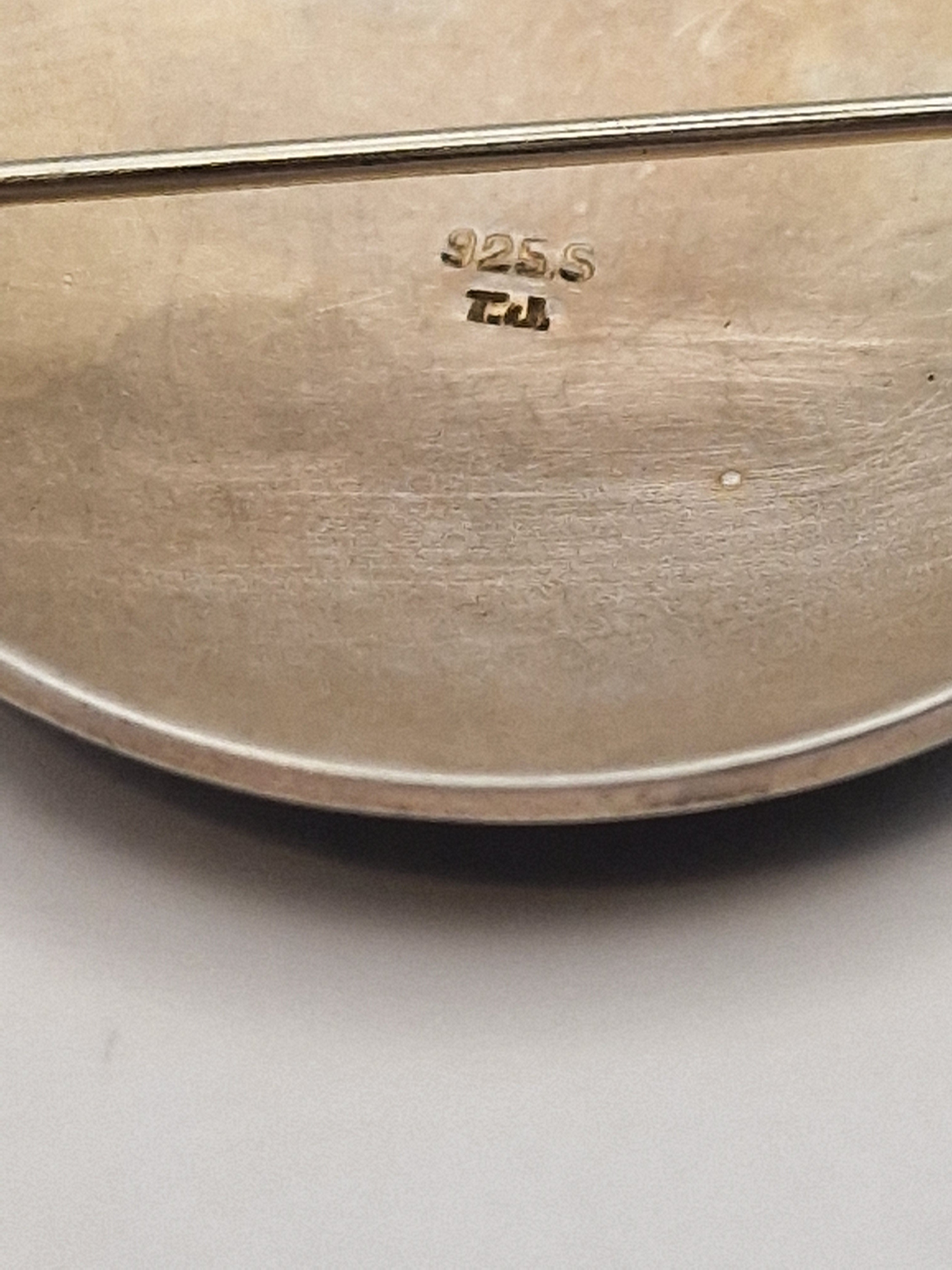Stempel 925S og T.J – detalj