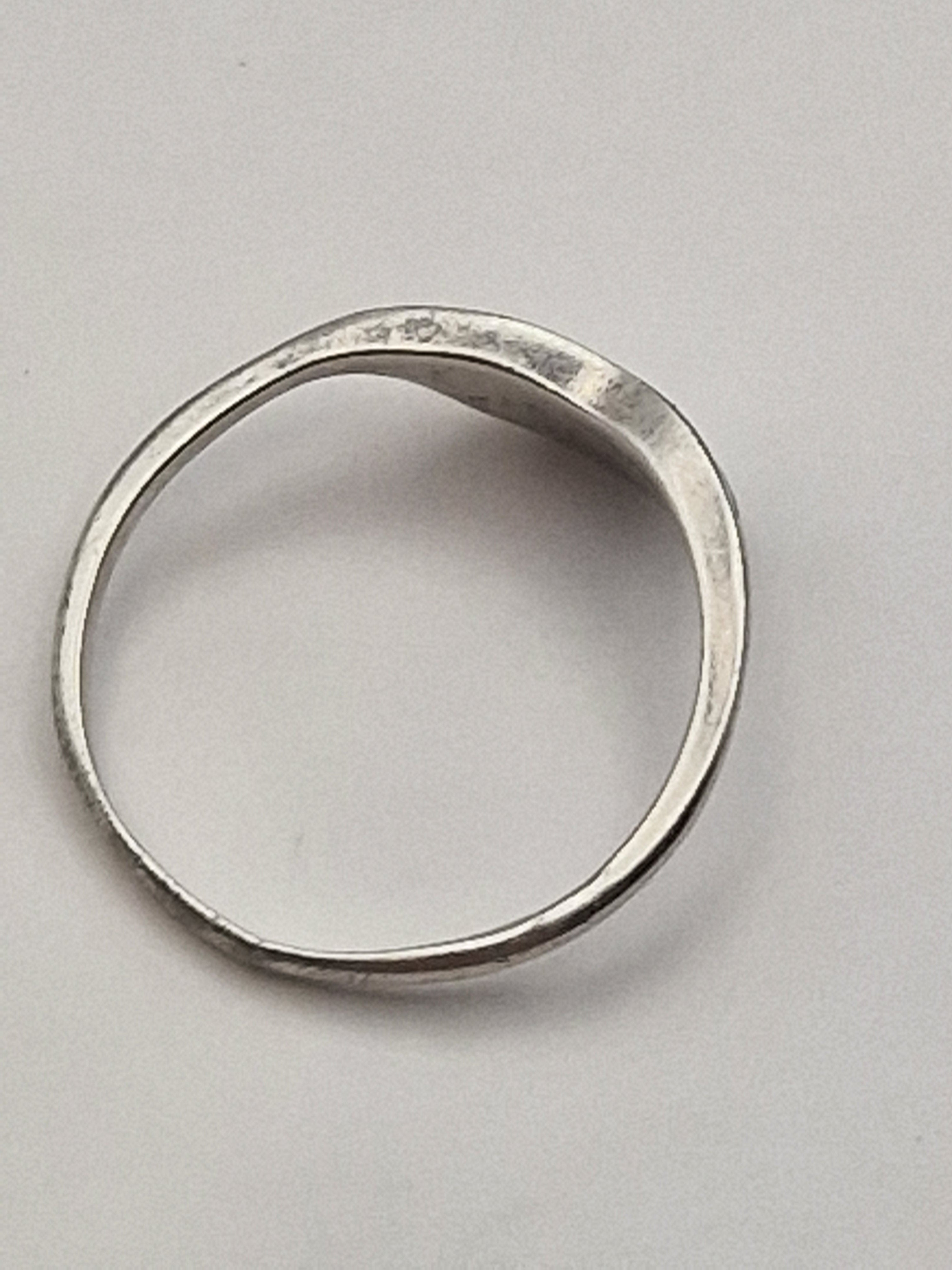 Enkel og elegant ring i sterling sølv