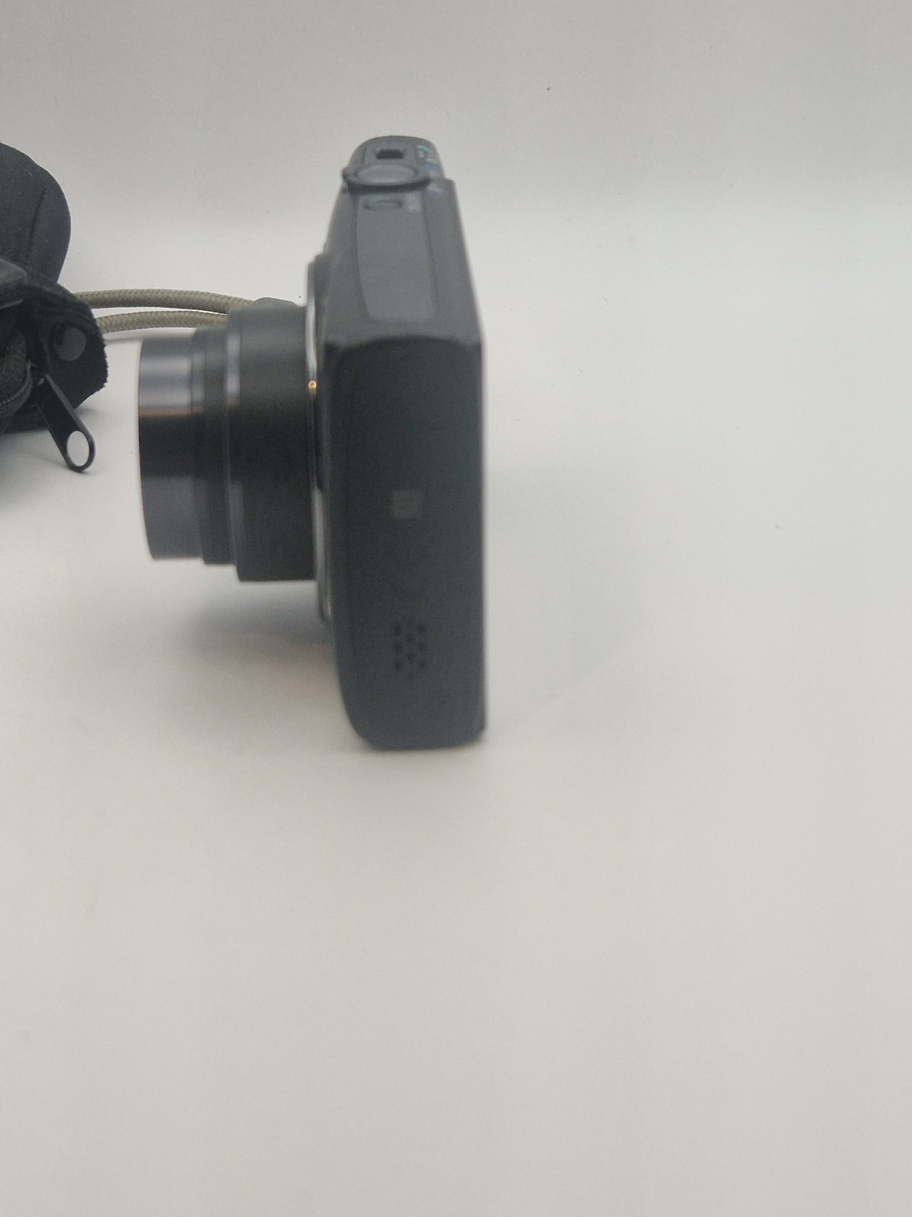 Canon IXUS 265 HS - side