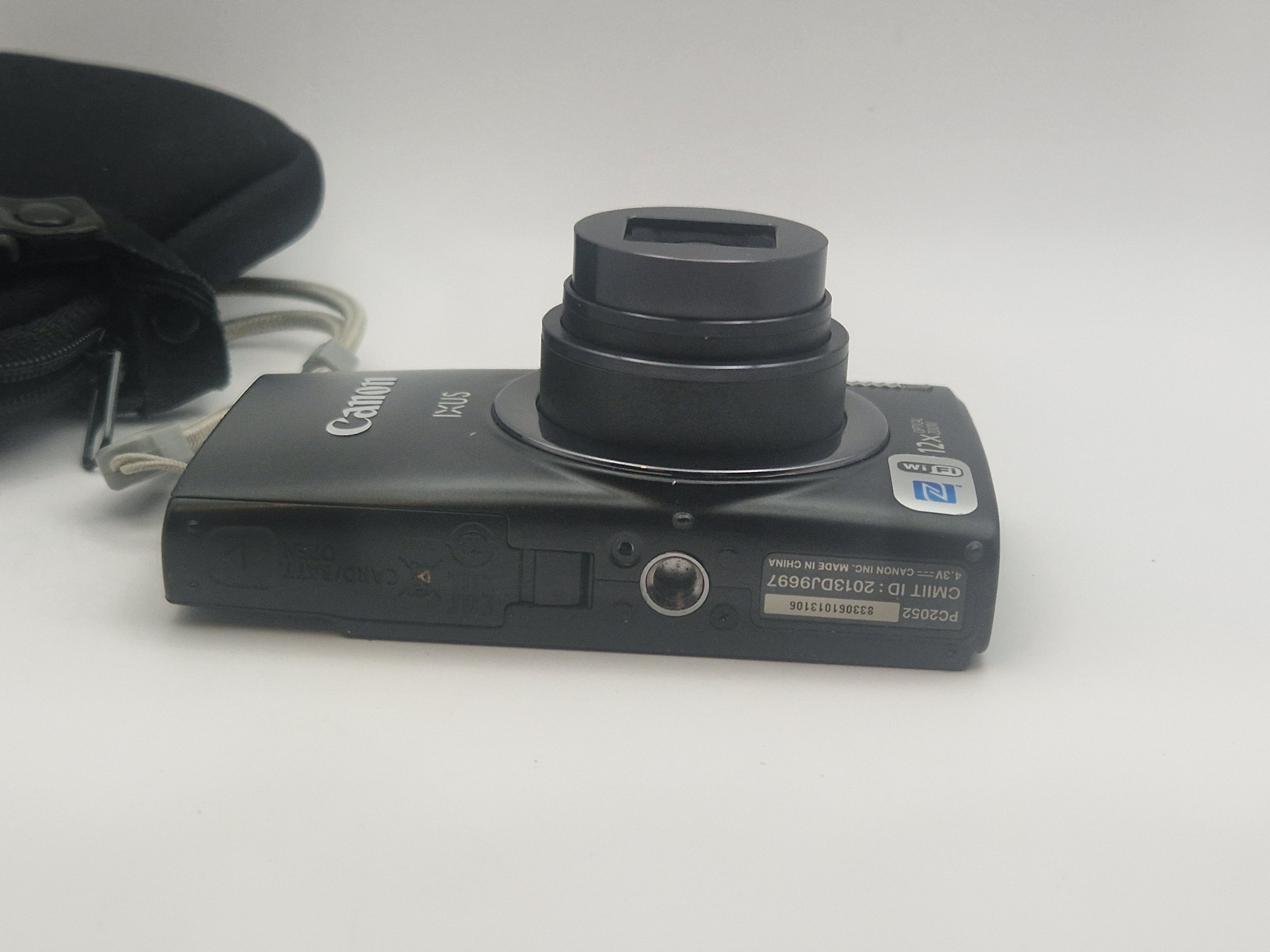 Canon IXUS 265 HS - underside