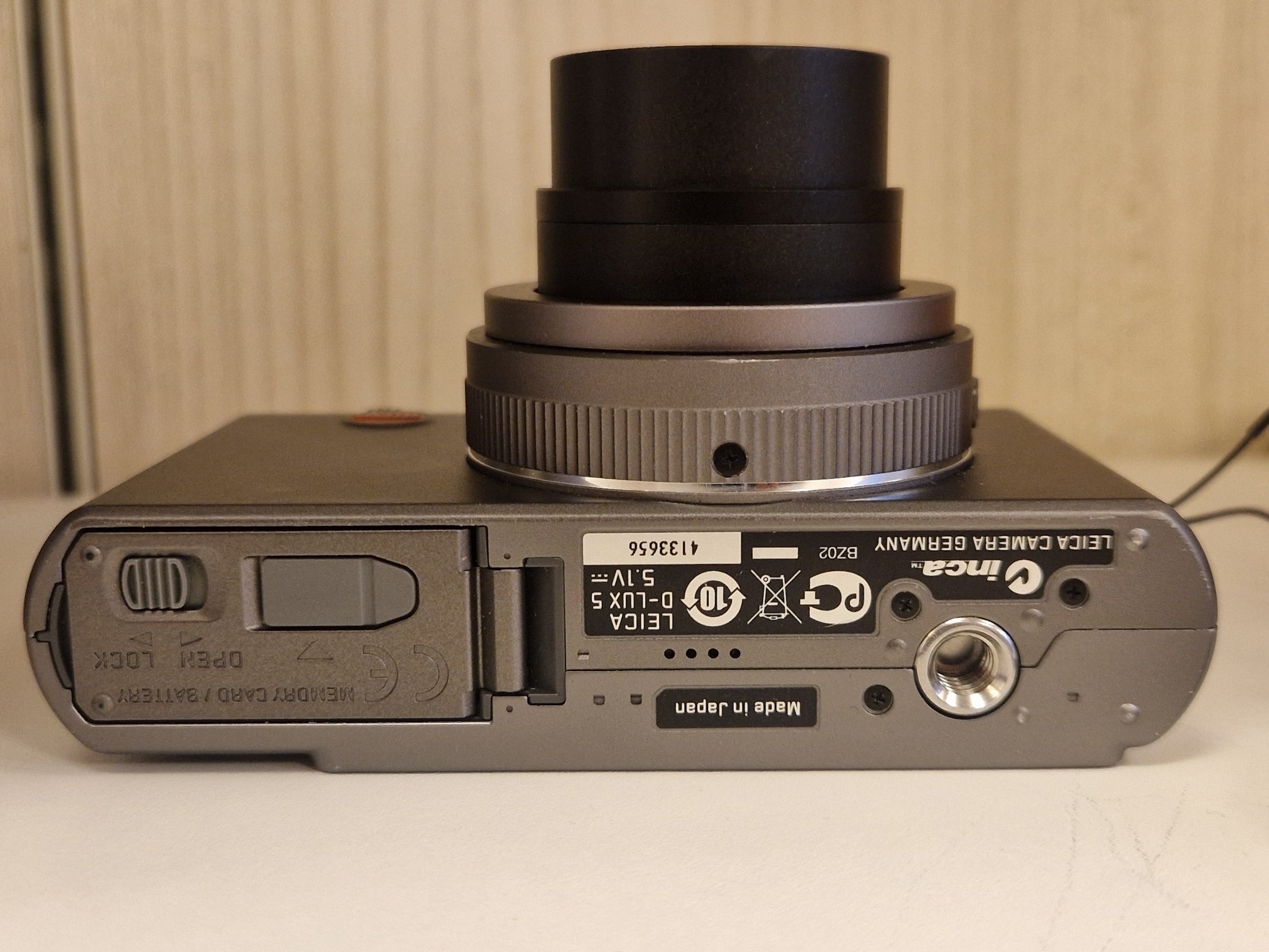 Underside med stativfeste