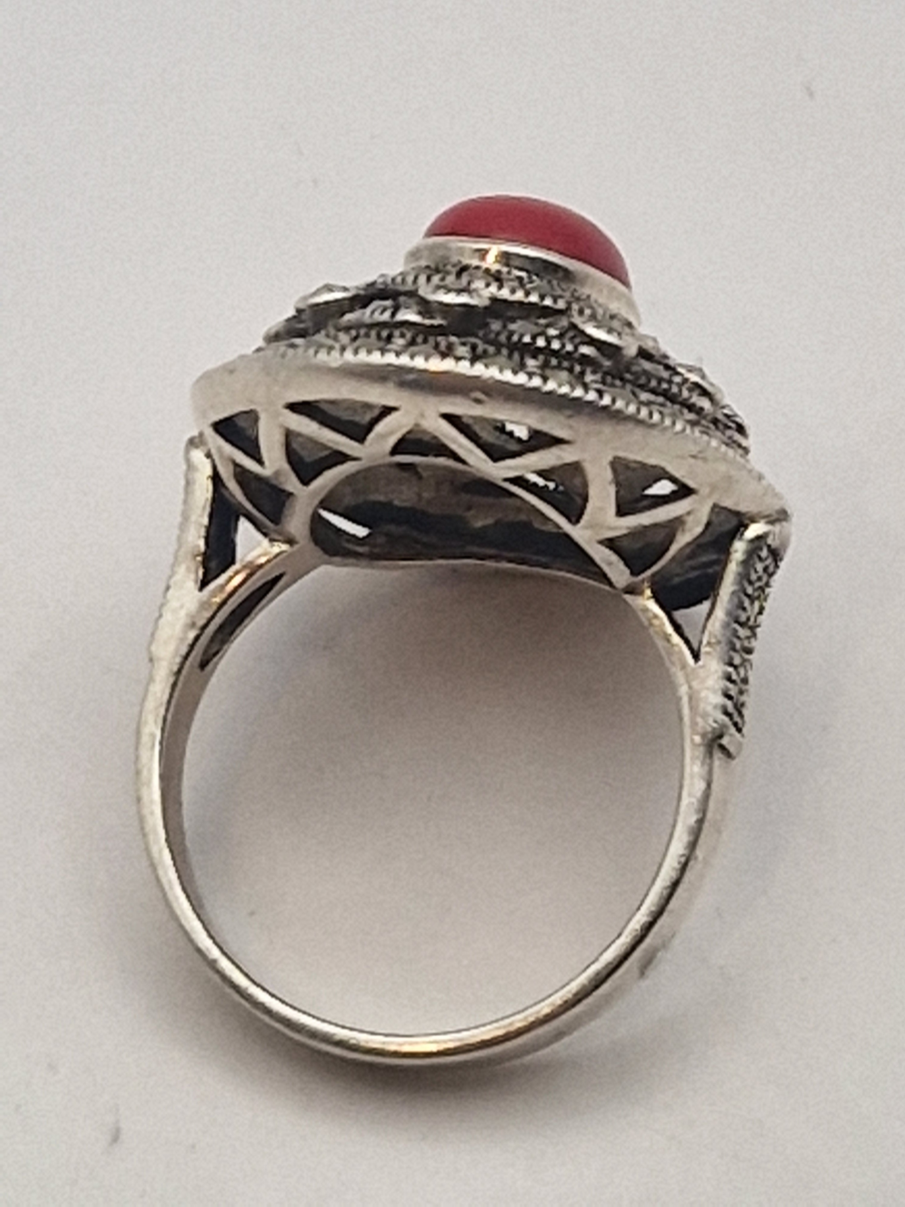 Sideprofil som viser detaljarbeid