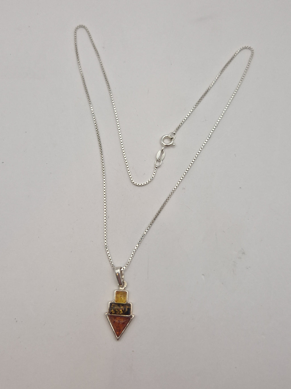 Oversiktsbilde av halskjede