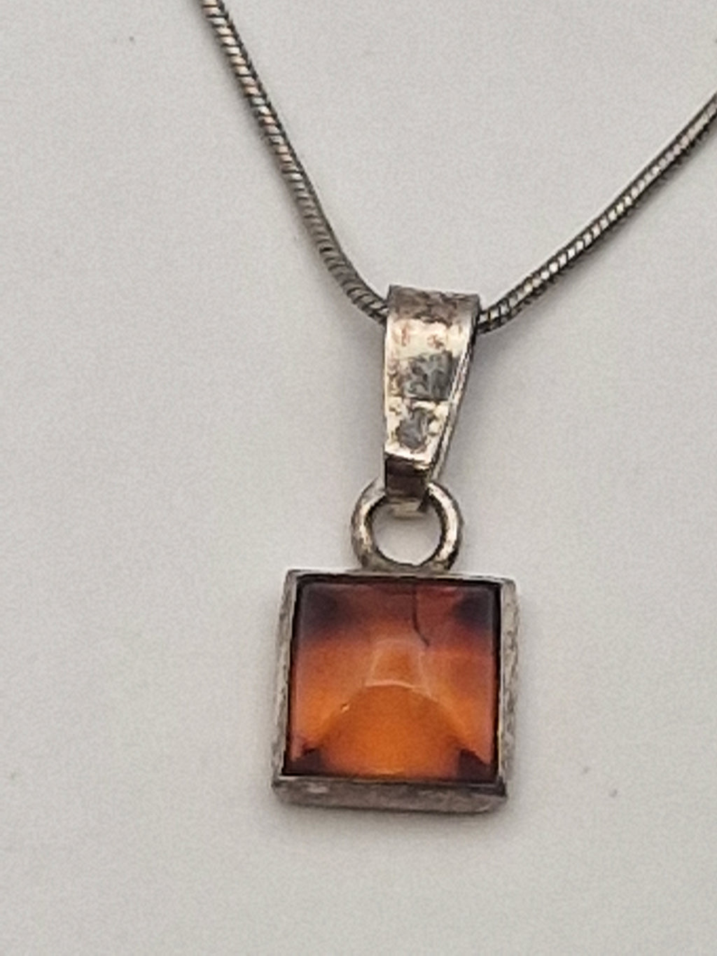 Nærbilde av ravanheng