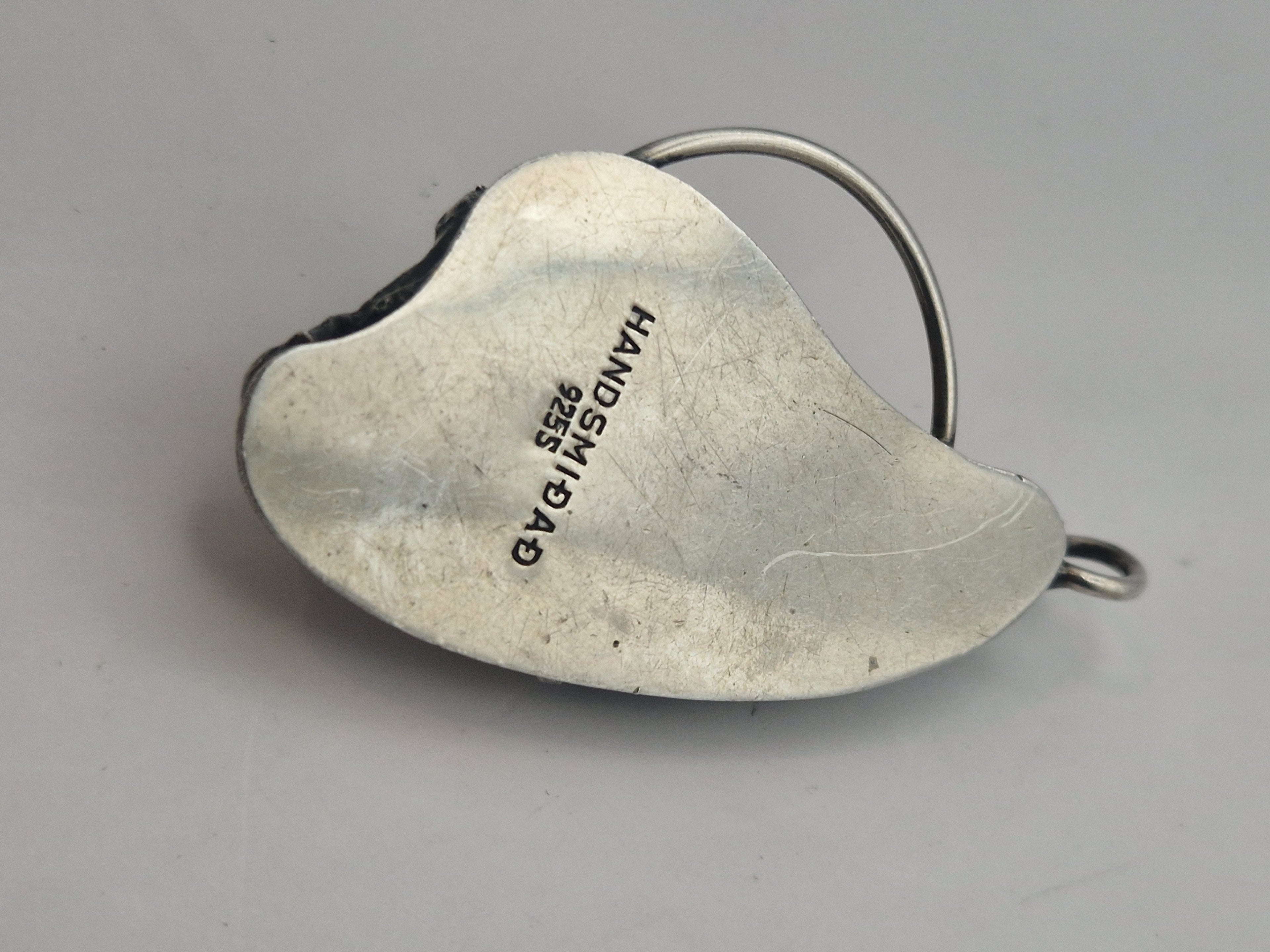 Bakside med stempel HAND SMIDAD 925S