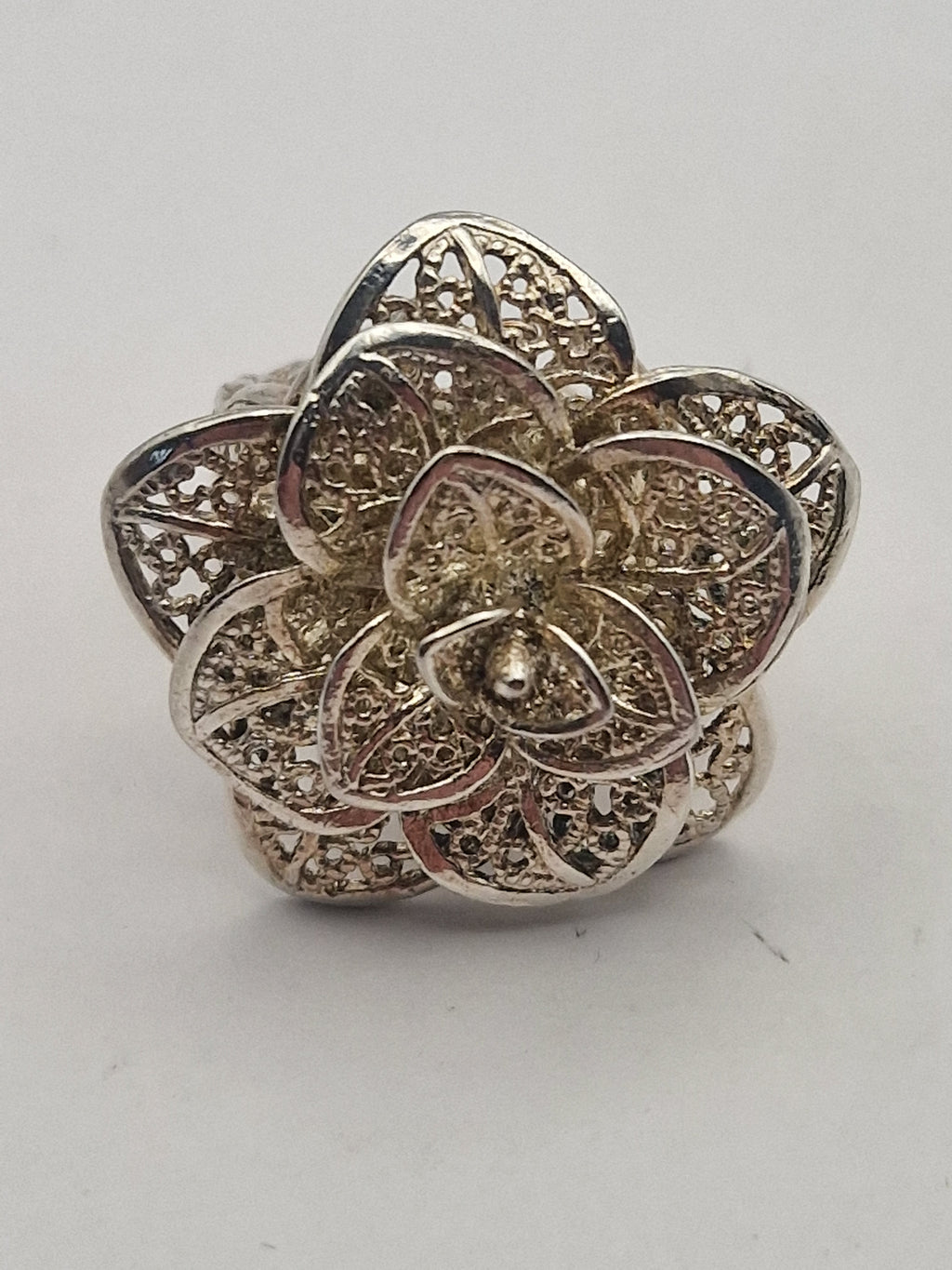 Front – detaljert blomsterdesign