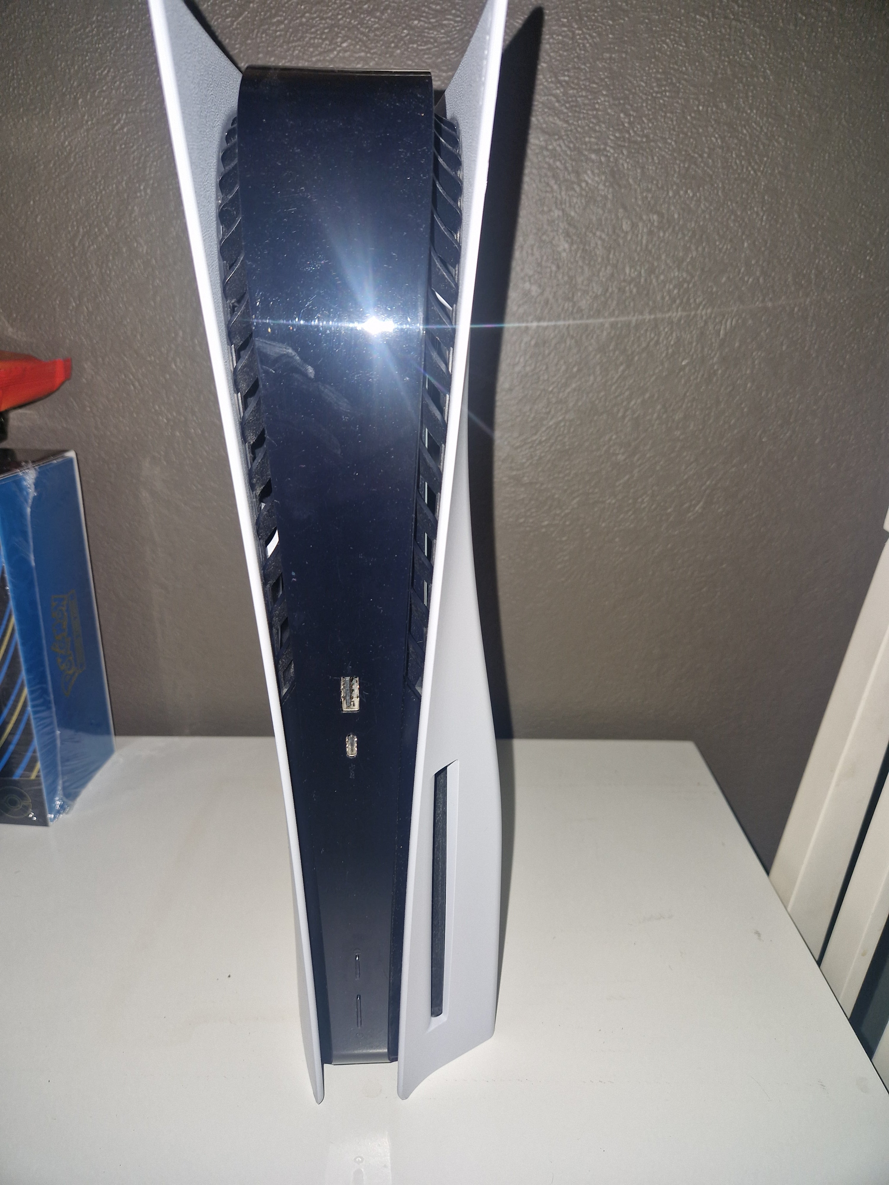 Front med synlig disk-slot