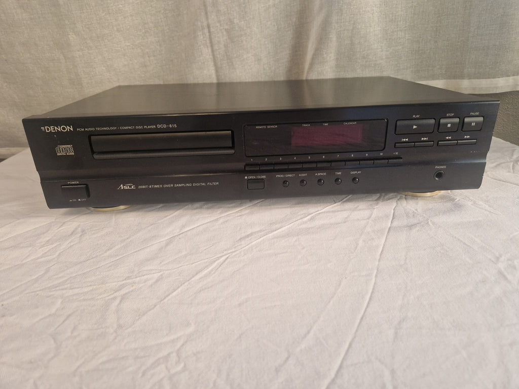 Front av Denon DCD-615 CD-spiller