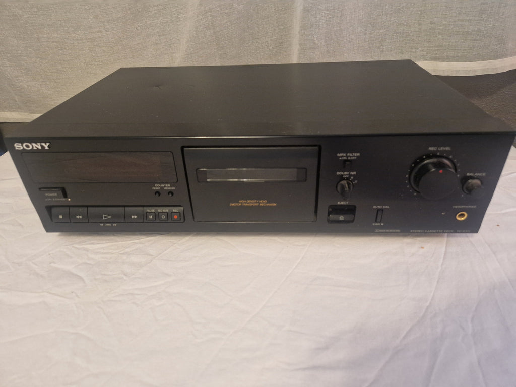 Front av Sony TC-K311 kassettspiller