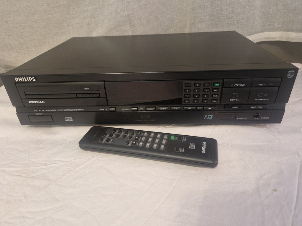 Front av Philips CD620 CD-spiller med fjernkontroll