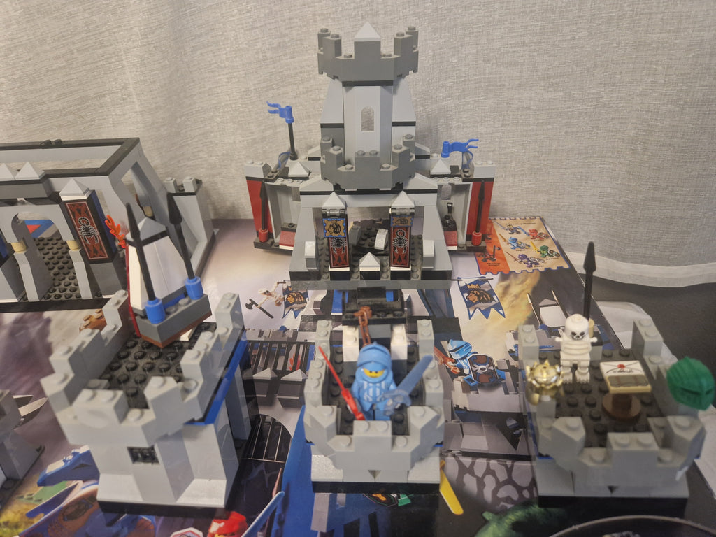 Settet demontert i seksjoner