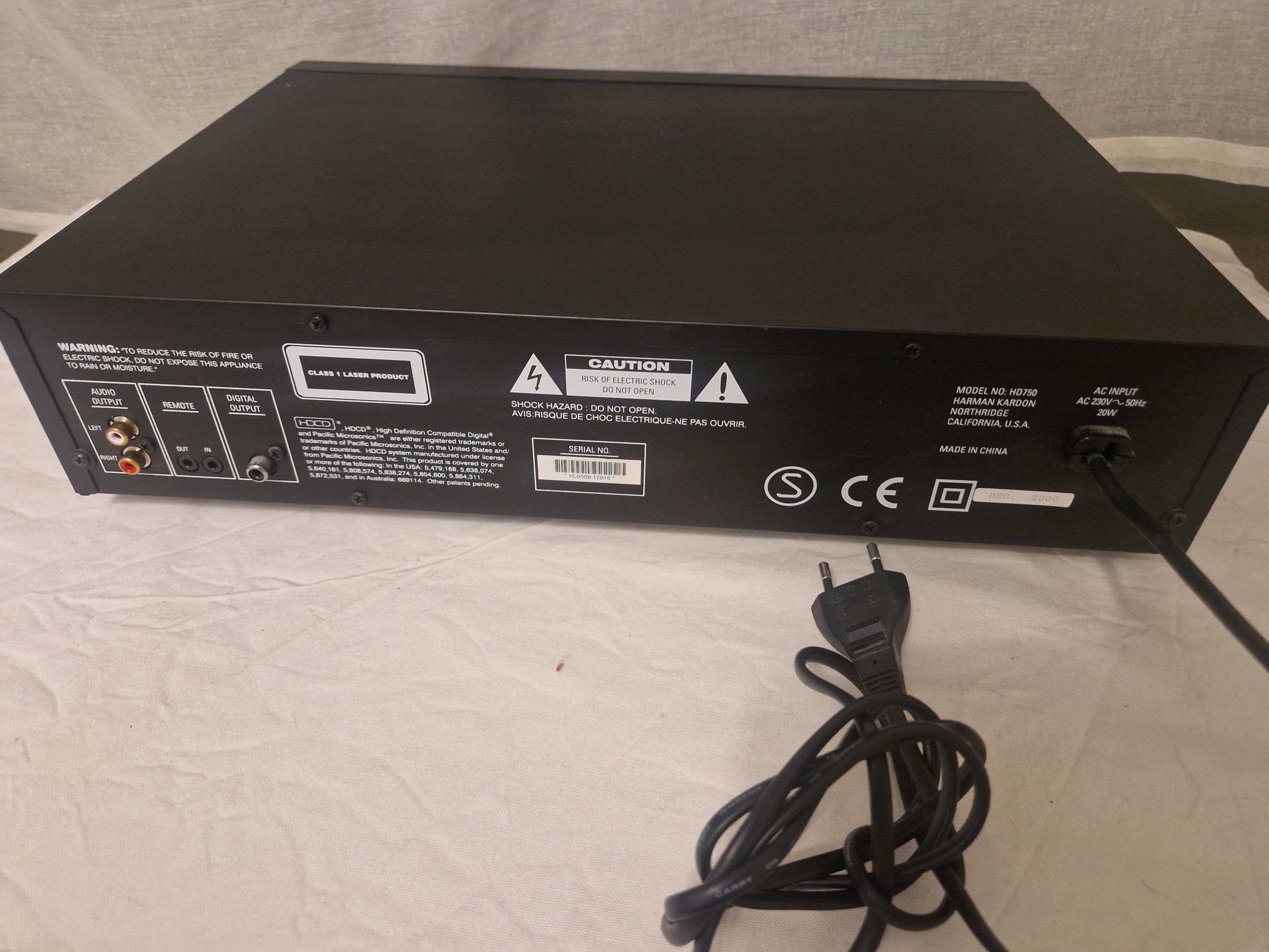 Bakside med alt av tilkoblinger