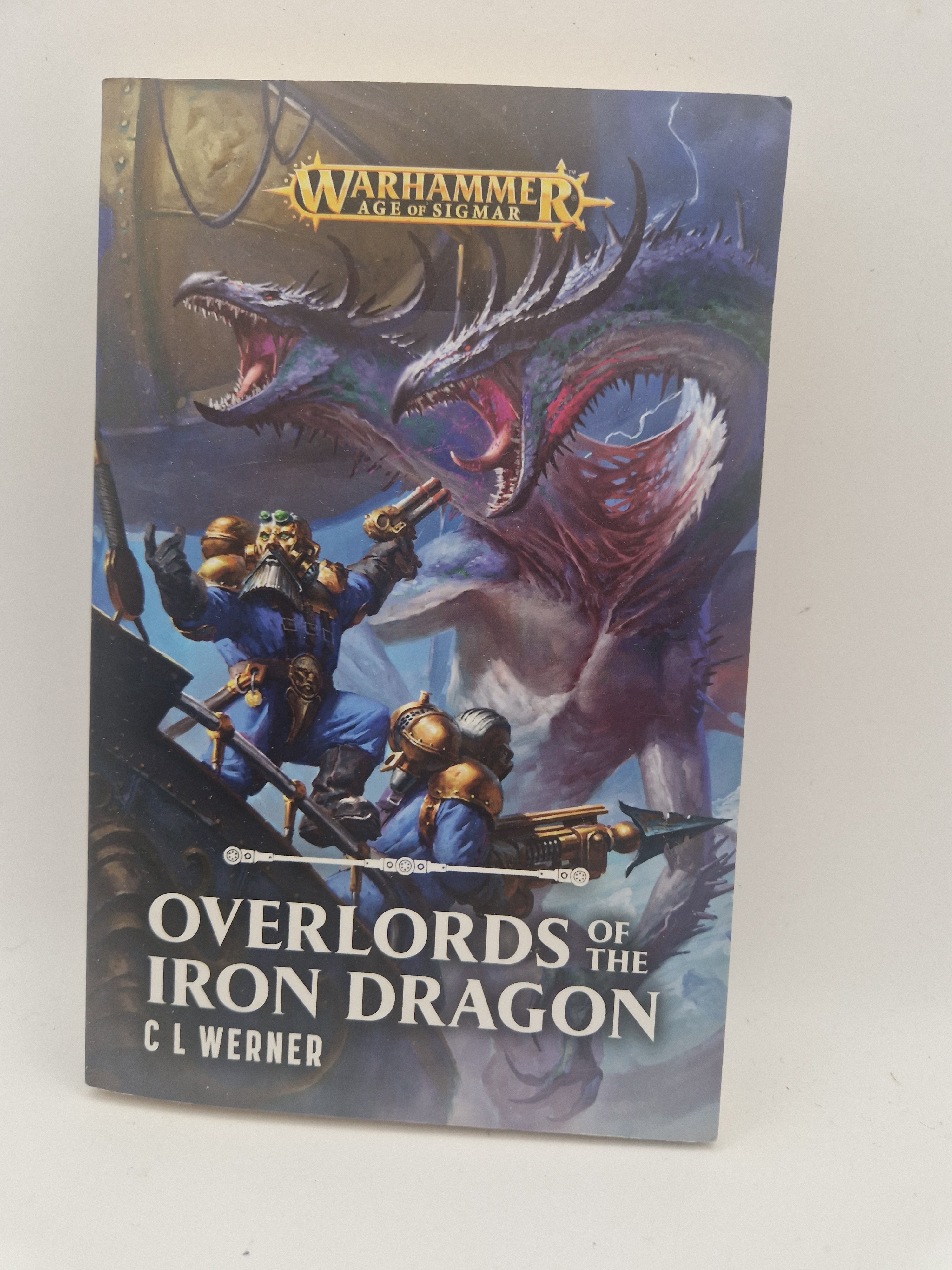 Forside av Overlords of the Iron Dragon