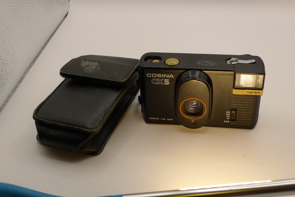 Cosina CX-5 – kompakt 35mm analogt kamera med sonnar-inspirert optikk og klassisk 80-tallsdesign