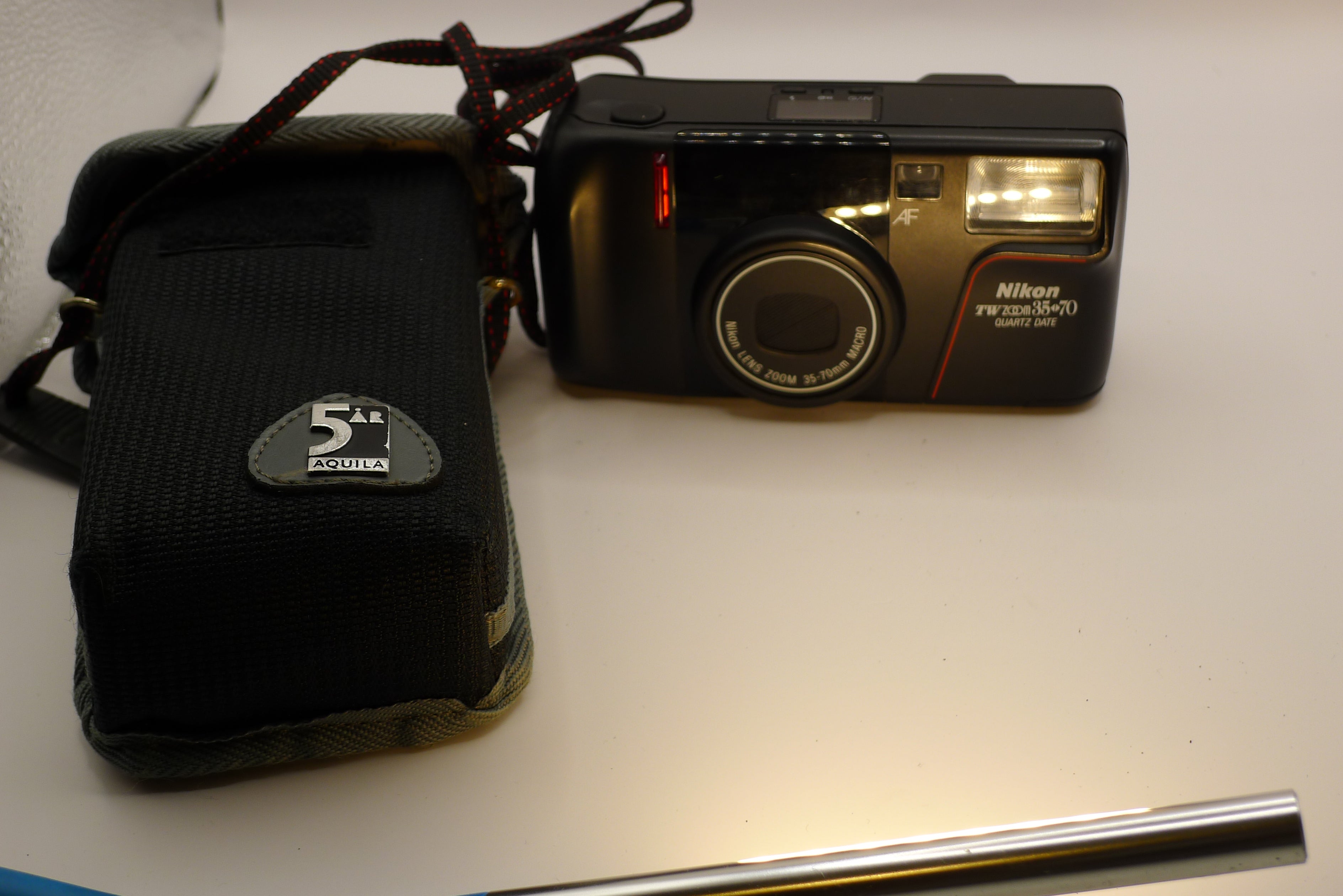 Nikon TF Zoom 35–70 Quartz Date – kvalitetskamera med skarp zoom og pålitelig automatik