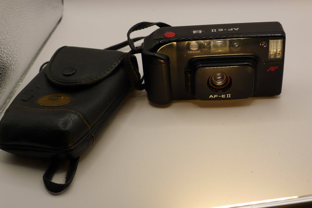 Minolta AF-E II – kompakt 35 mm filmkamera til salgs 🎞️