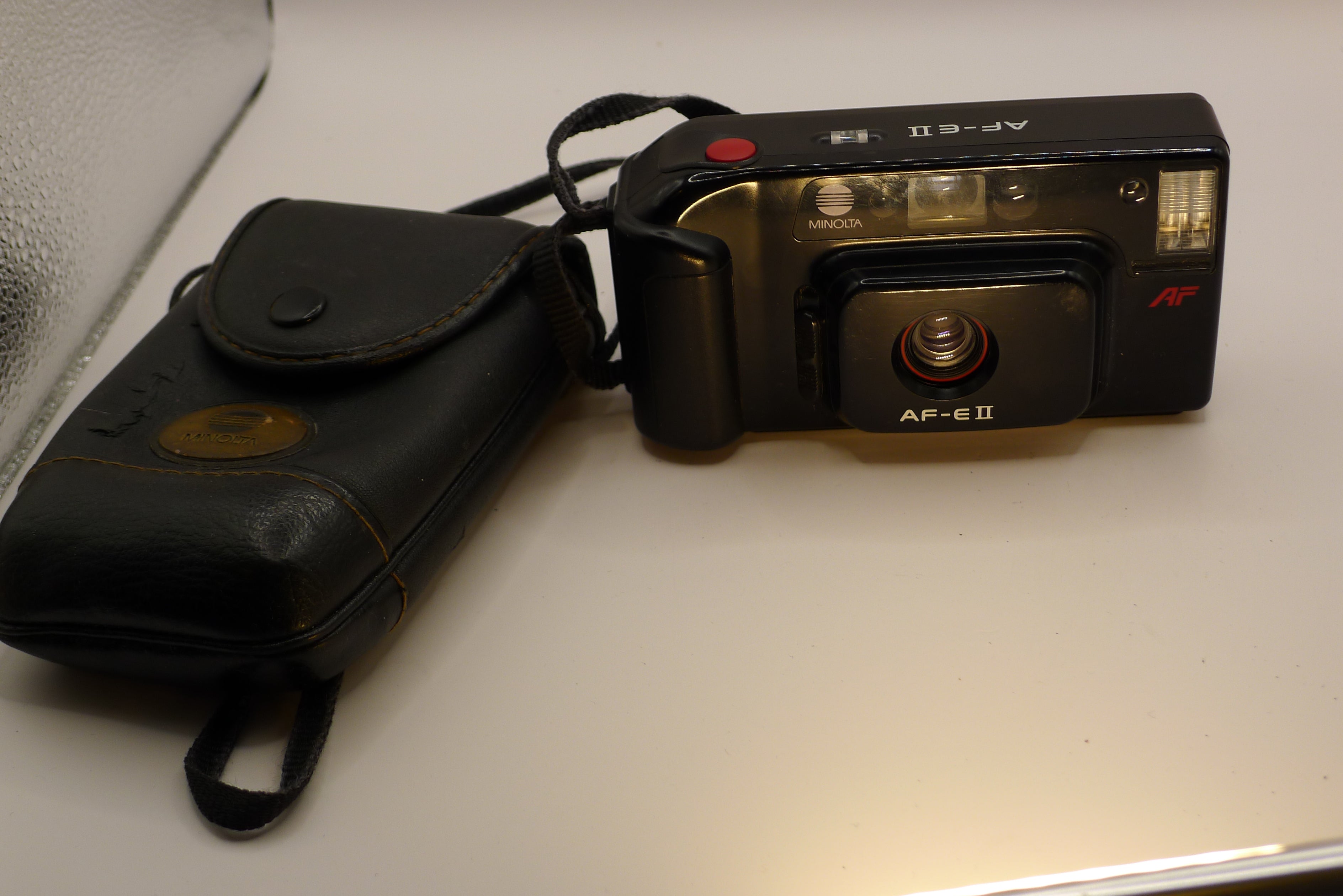 Minolta AF-E II – kompakt 35 mm filmkamera til salgs 🎞️