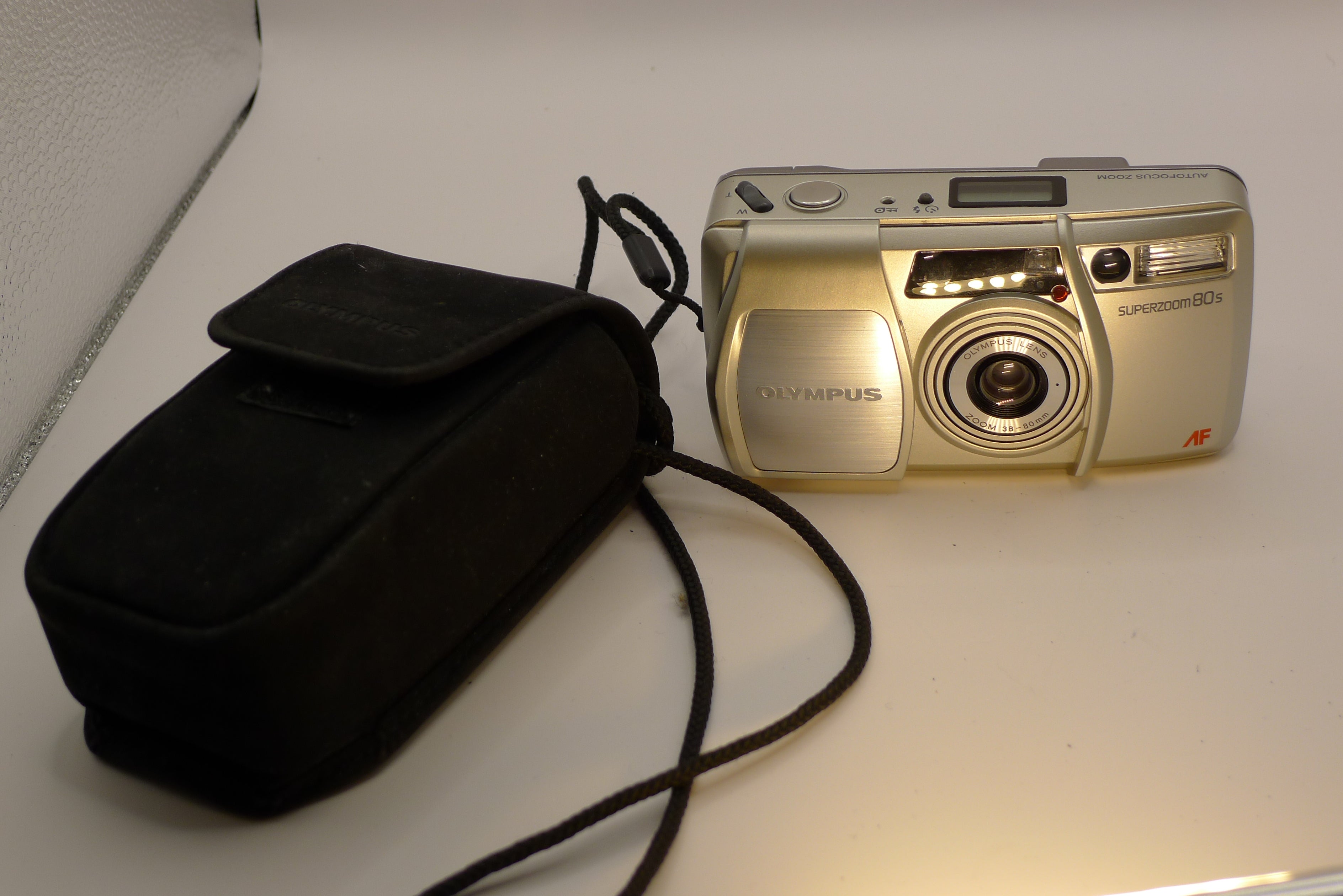 Olympus Superzoom 80S – kompakt 35 mm filmkamera til salgs 📷