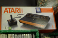 Atari 2600+ – original eske med innhold