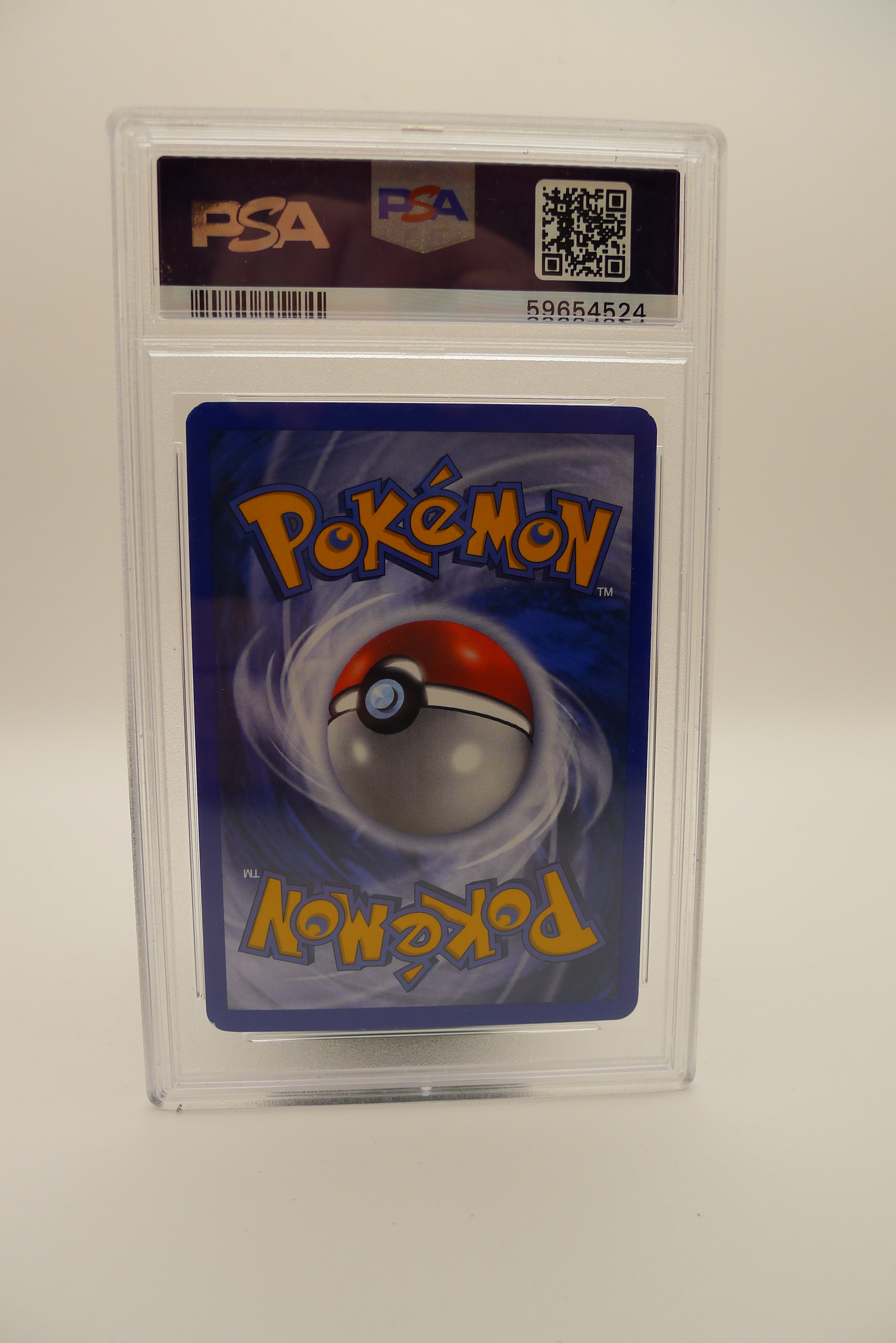 Bakside av PSA-kort med QR-kode og serienummer