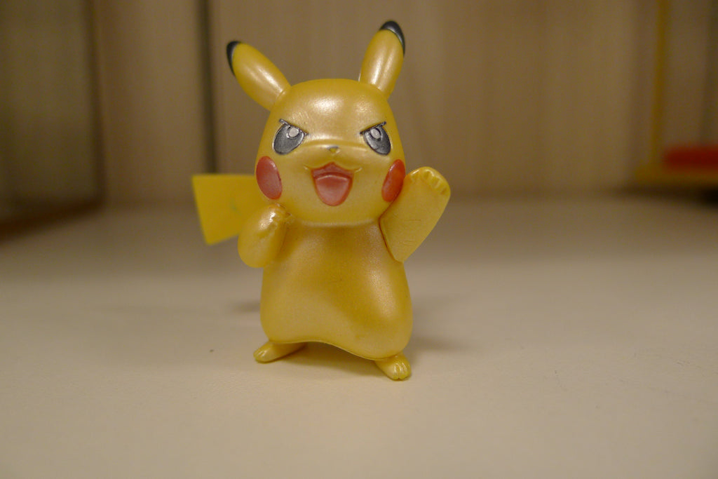 Pokémon Pikachu shiny mini figur – front