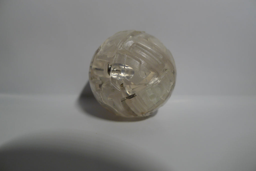 Bakugan Translucent Hyper Dragonoid Crystal i lukket kuleform