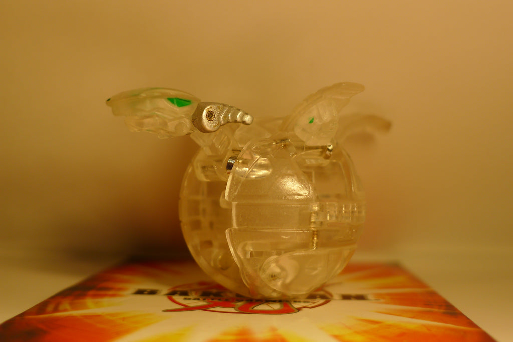 Bakugan Hyper Dragonoid Crystal åpnet – transparent samlerfigur