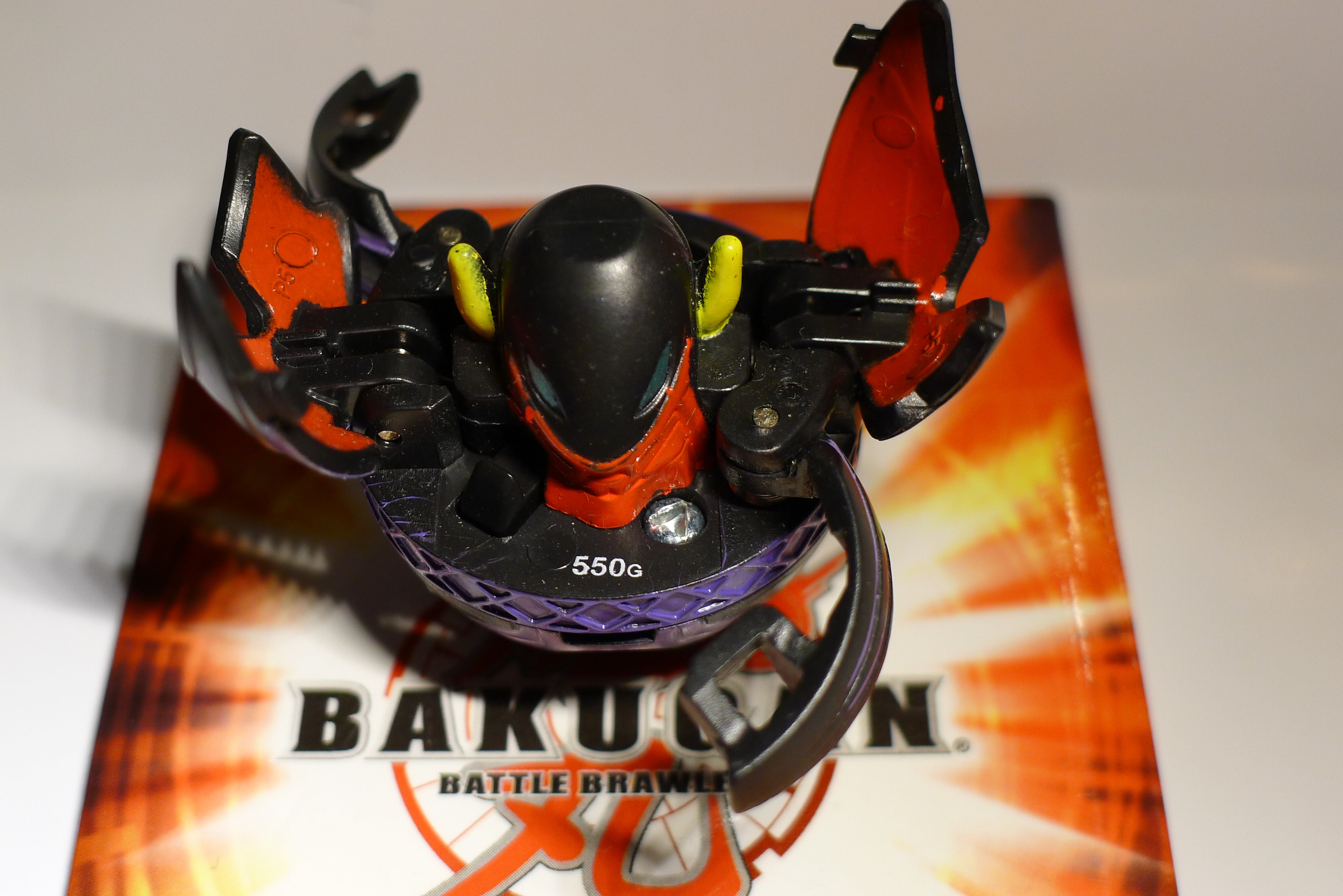 Detaljvisning av Preyas Diablo hode og vinger